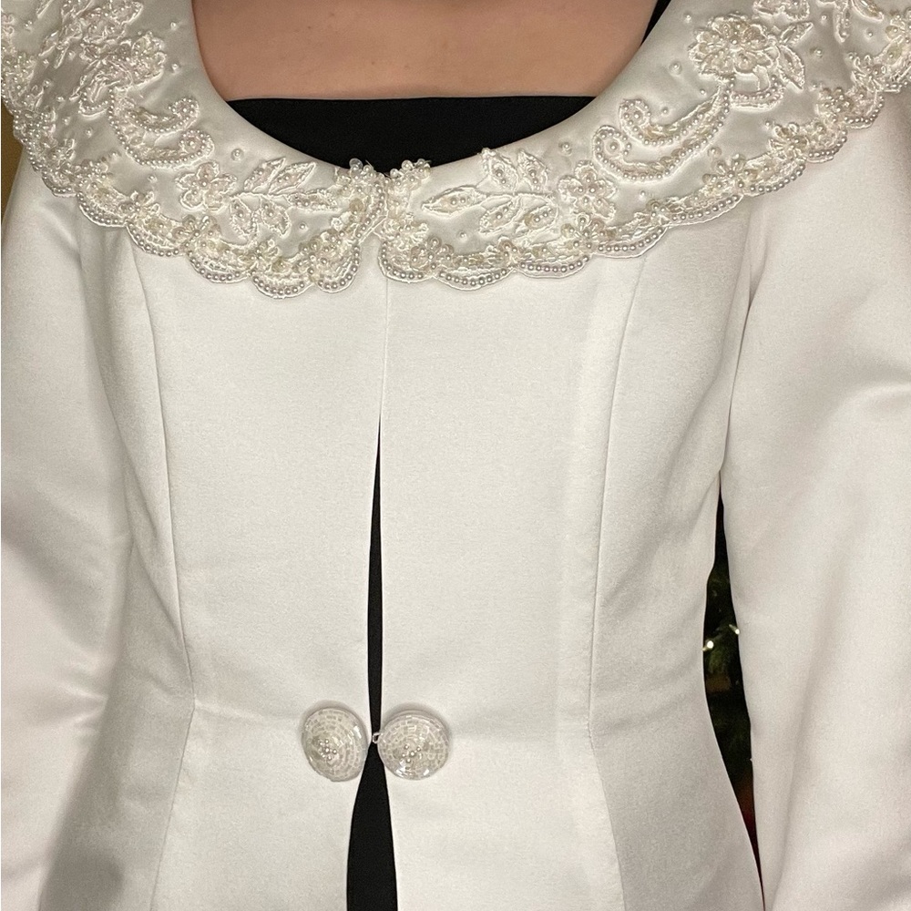 Wedding Robe - Picture 2 of 4